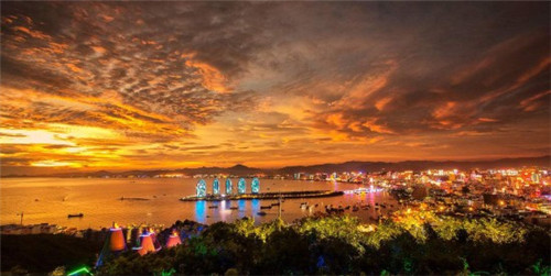 加盟海特卖进口零食在海门市开店什么位置好，海门市新奇独特创业是加盟的好还是自己开店好